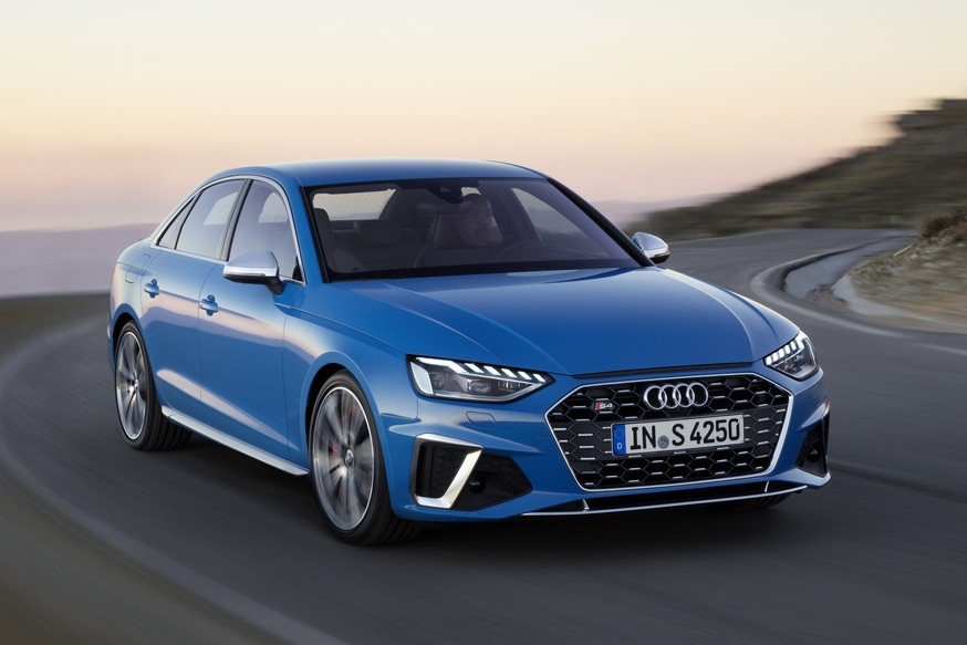 Audi пытается остановить падение A4 с помощью нового дизайна и гибридного довеска - «Audi»