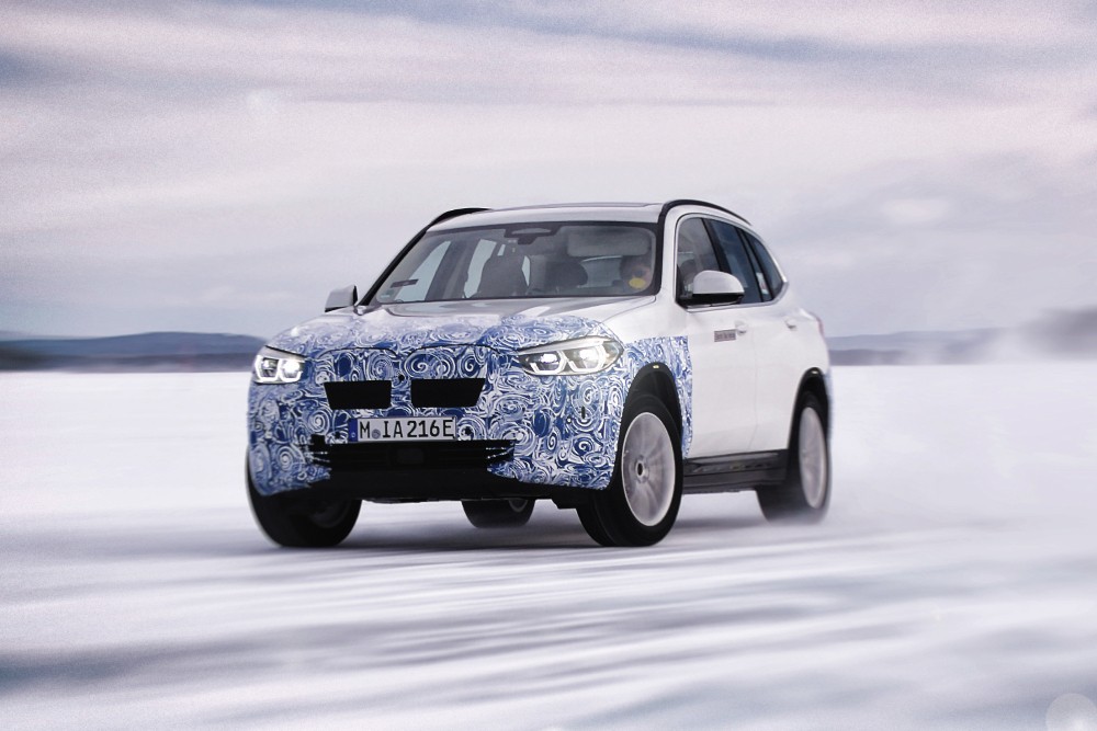 BMW iX3: задний привод, 440 км на одной зарядке и батарея с двумя жизнями - «BMW»