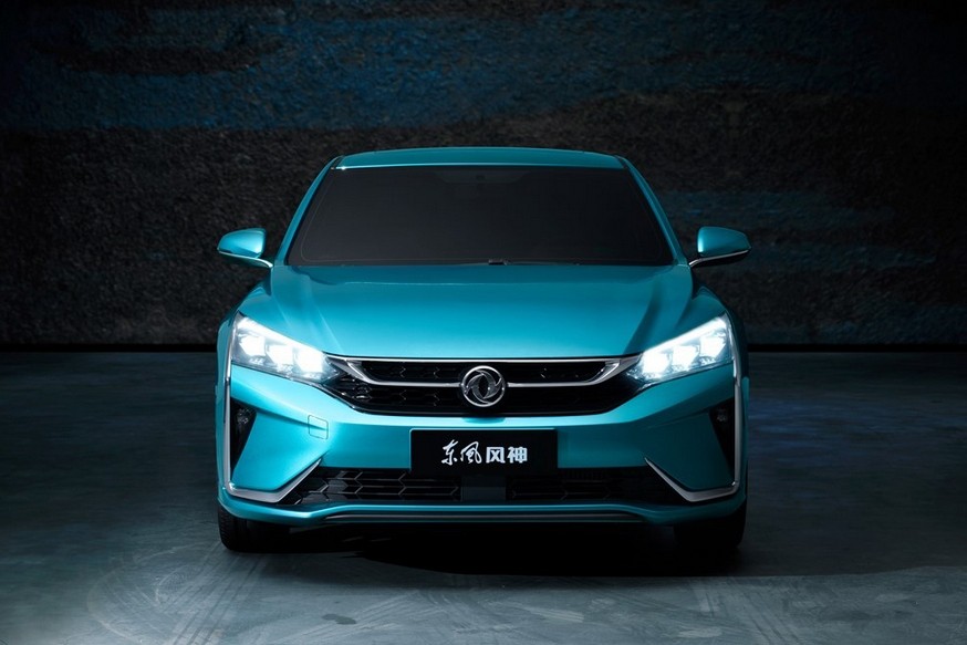 Китайский родственник новых Peugeot 2008 и Opel Corsa предложит богатое оснащение - «Dongfeng»