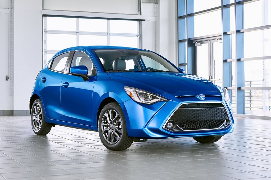 Когда собственная модель продаётся хуже: Toyota снова позаимствовала компакт у Mazda - «Mazda»