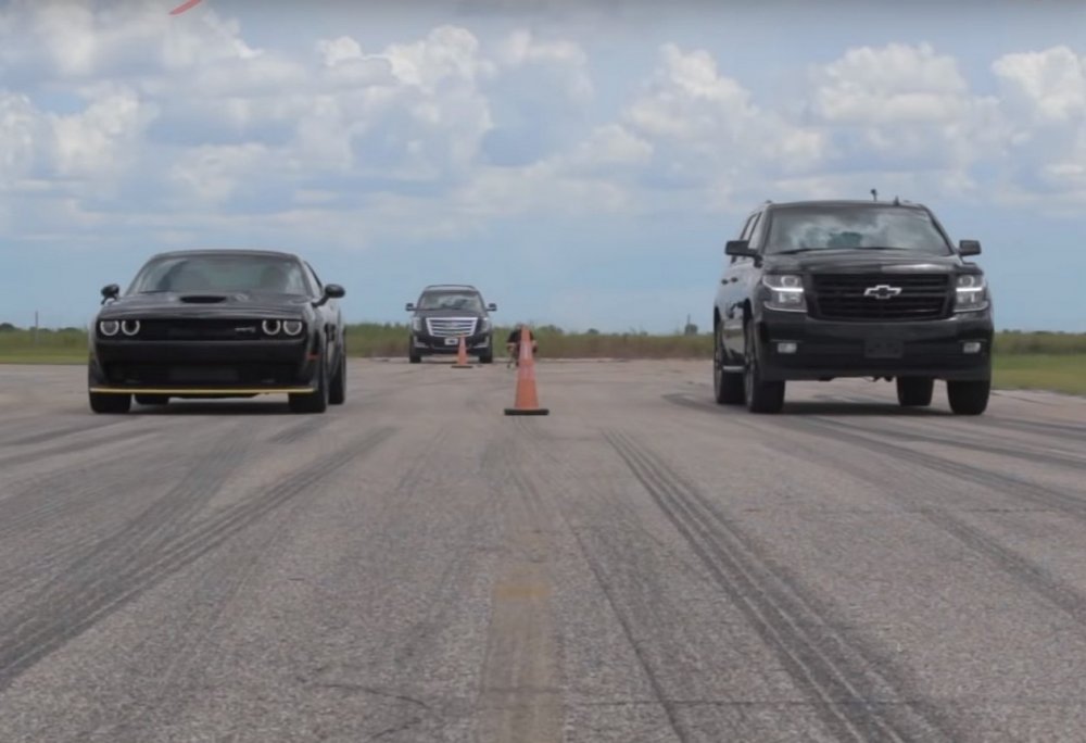 Автобаттл: Dodge Challenger Hellcat vs Chevrolet Tahoe - «Dodge»
