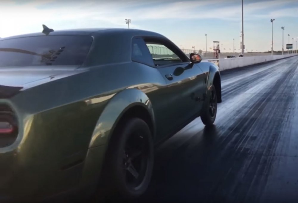 Автобаттл: Dodge Challenger SRT Demon против Tesla Model S P100D - «Dodge»