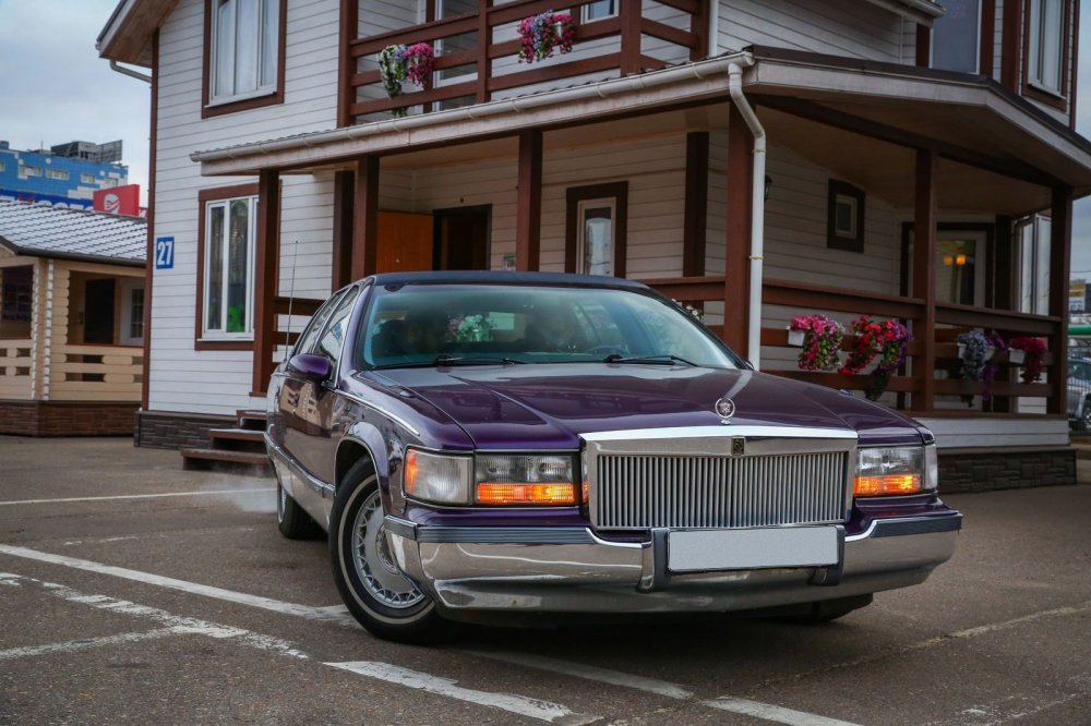 Cadillac Fleetwood 2000