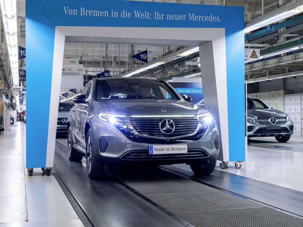 Беспросветный SUV: электрический Mercedes-Benz EQC поступил в продажу - «Mercedes-Benz»