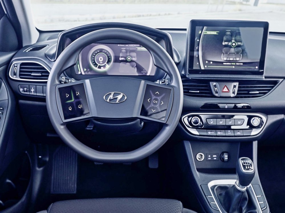 Интерьер будущих моделей Hyundai: сенсорный руль и многослойный щиток приборов - «Hyundai»