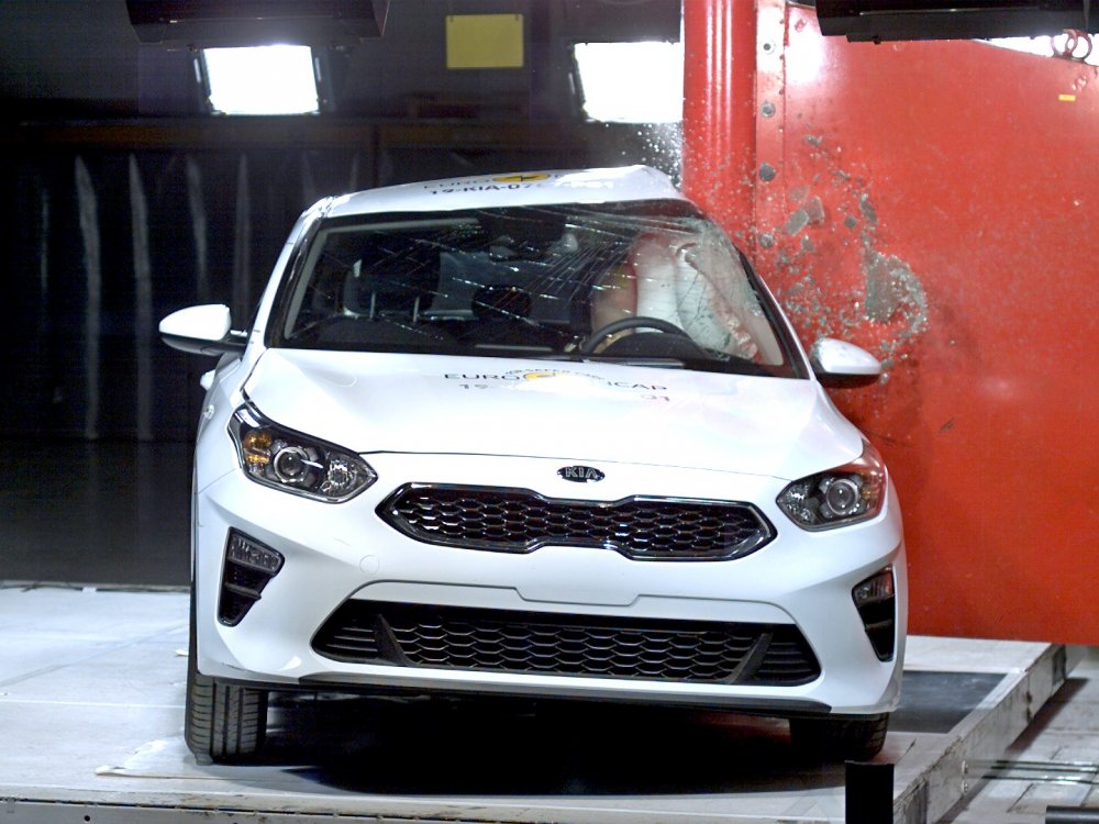 Kia Ceed в краш-тестах Euro NCAP: опасайтесь столбов! - «Kia»