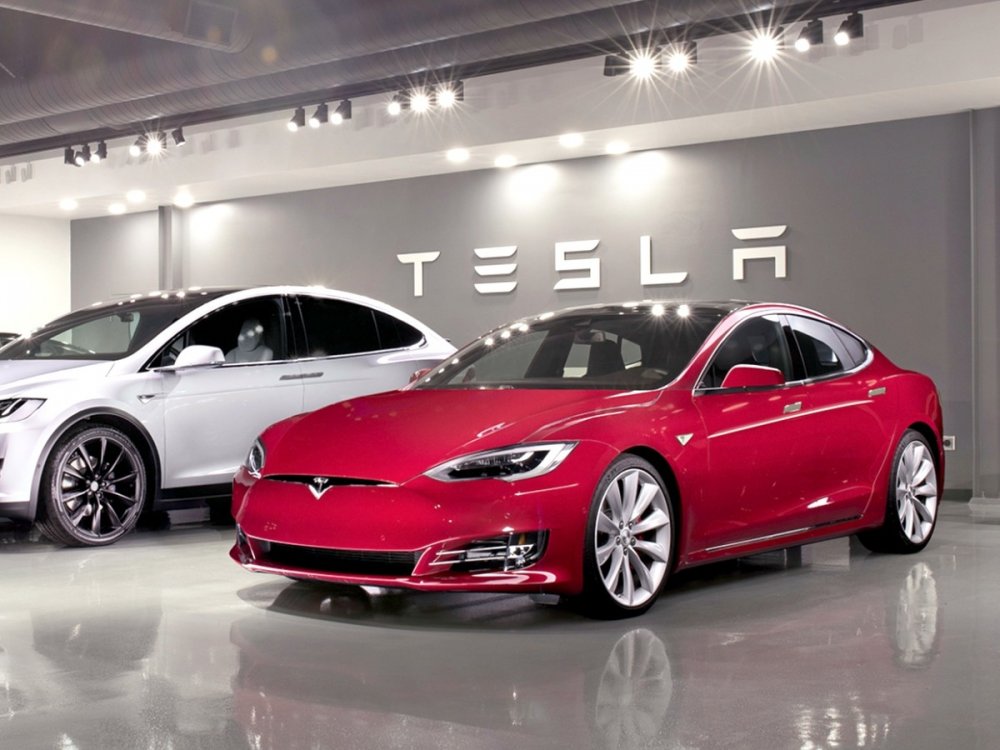Крах автопилота: Tesla переходит на ручное управление - «Tesla»