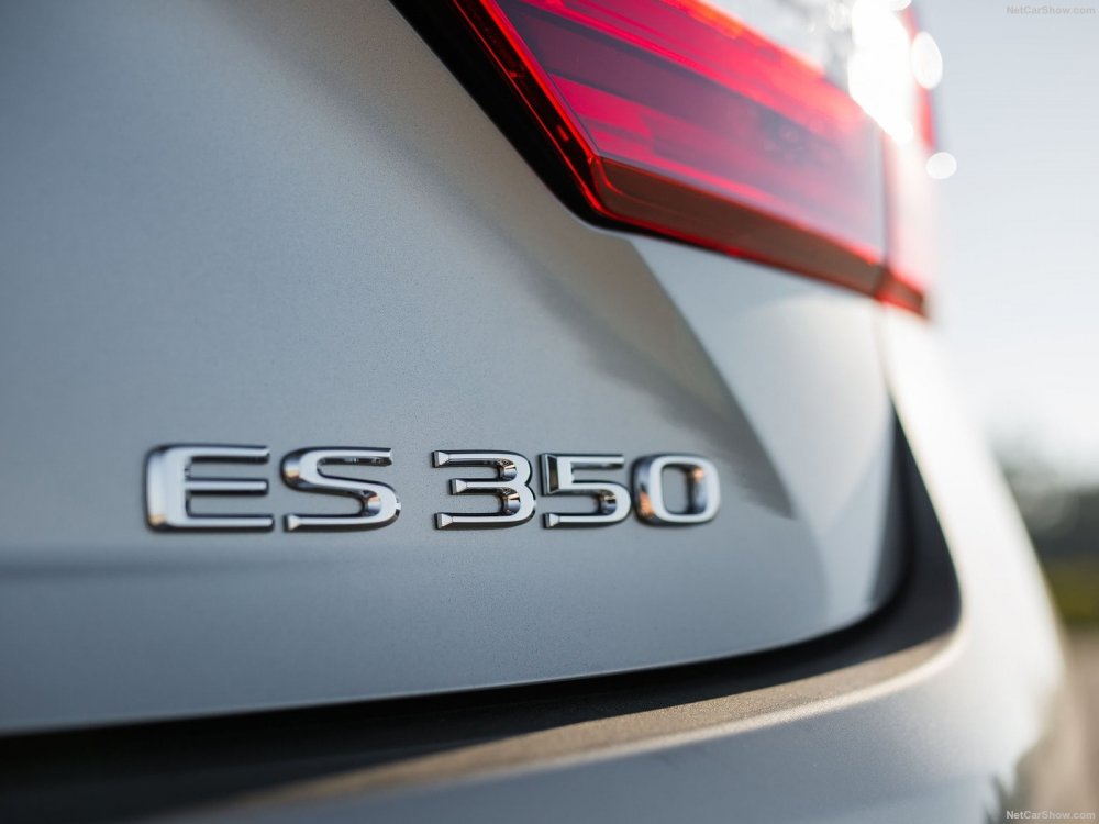 Lexus ES нового поколения получил дизайн в духе флагманского седана LS - «Lexus»
