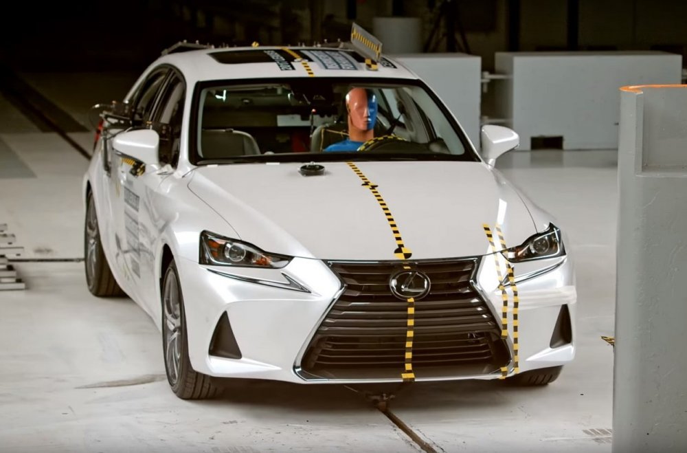 Обновленный Lexus IS получил максимальную оценку по безопасности - «Lexus»