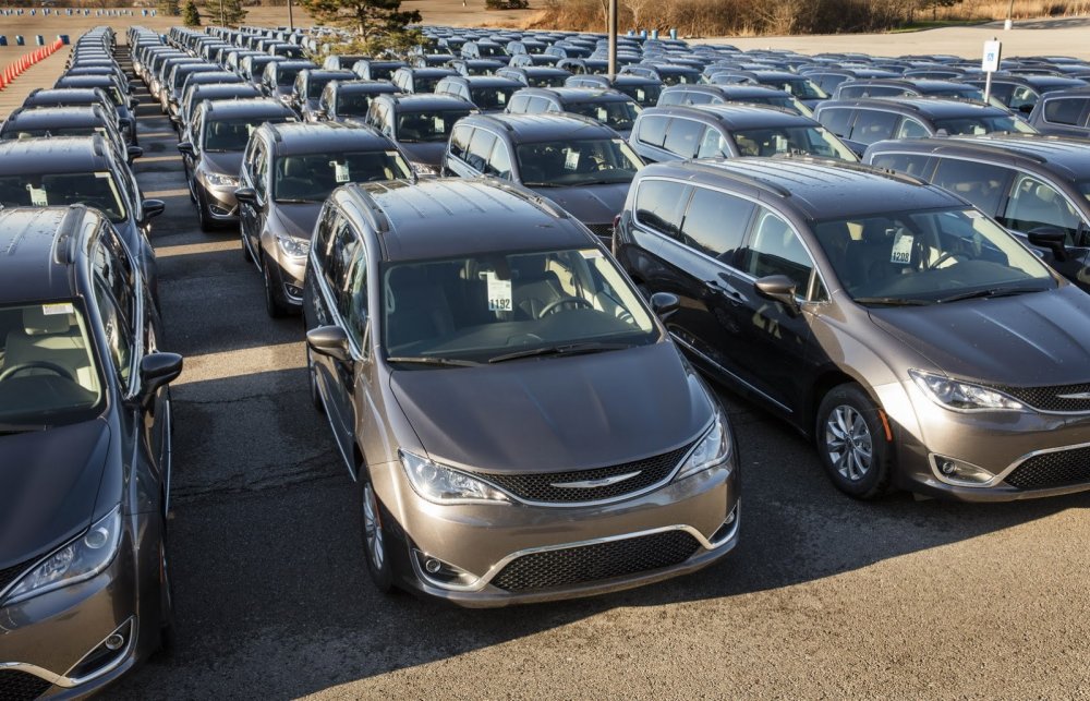 Производство Chrysler Pacifica нового поколения могут приостановить - «Chrysler»