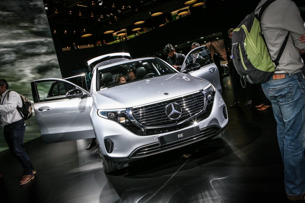 У него 12 см! Электрический кроссовер Mercedes-Benz EQC: обзор и видео - «Mercedes-Benz»