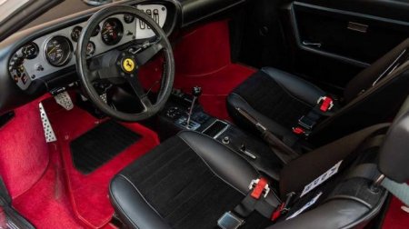 Уникальный внедорожник Ferrari продадут на аукционе - «Автоновости»
