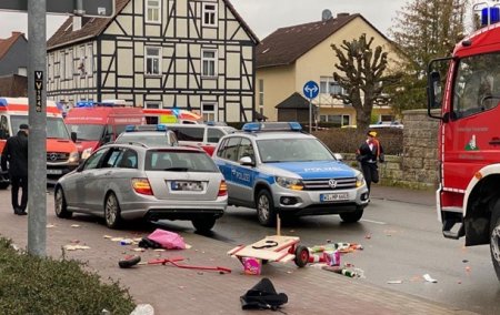 В Германии авто въехало в участников карнавала: 15 пострадавших - «ДТП»