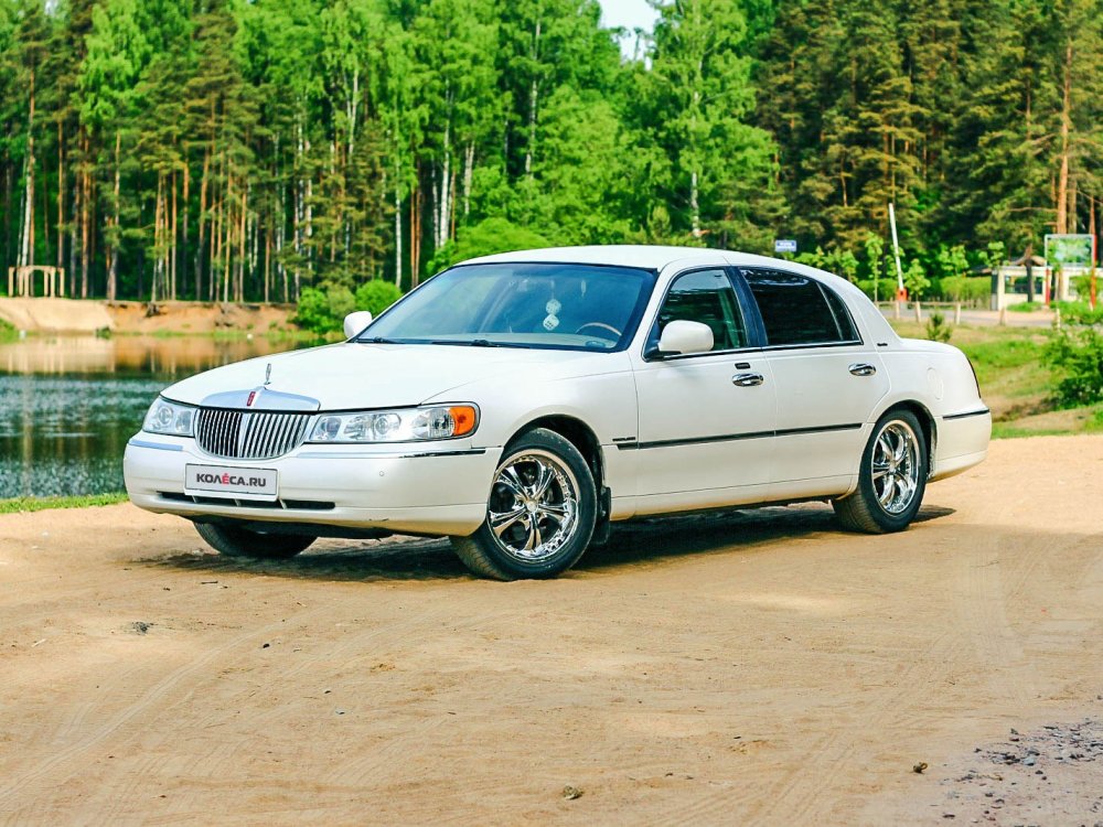 Выбери свою роль: опыт владения Lincoln Town Car III - «Lincoln»