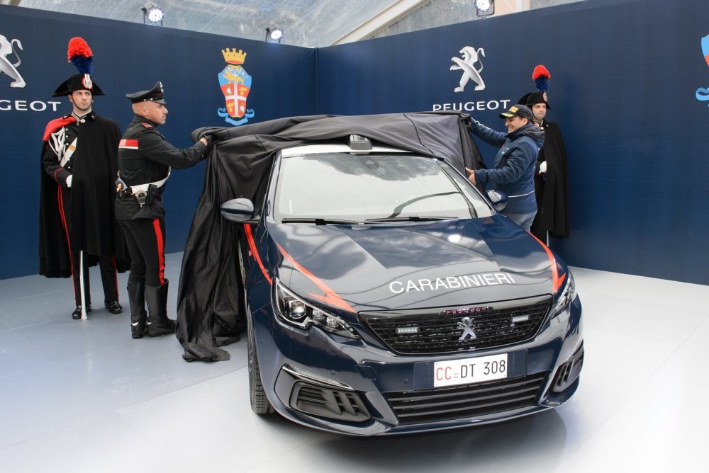 «Заряженный» Peugeot 308 GTi послужит полиции - «Peugeot»