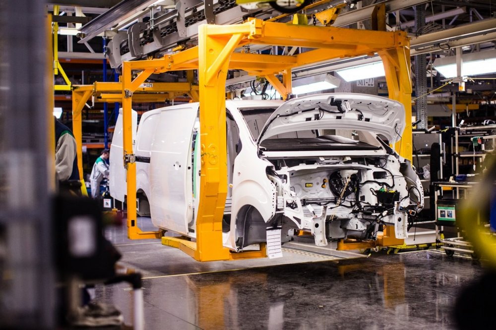 Завод Peugeot-Citroen в Калуге: новая модель, двигатель на конвейере и полноприводный SpaceTourer 4x4! - «Грузовики и автобусы»