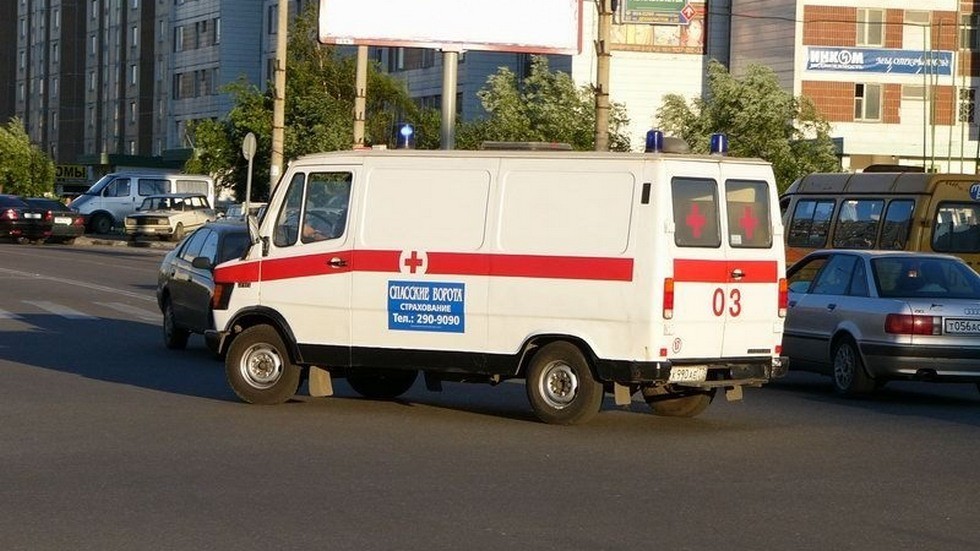 1 скорый. Машины скорой помощи 90-х. Автомобили скорой помощи в 90. Автомобили скорой помощи 1990 годов. Скорая помощь 1990 годов Москва.