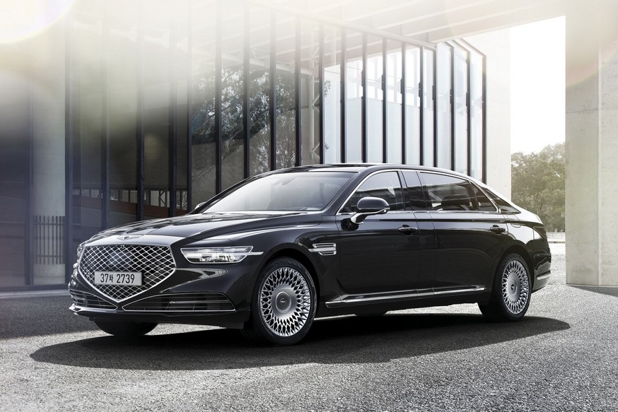 Обновлённый лимузин Genesis G90 L: с VIP-креслом и в полтора раза дешевле Майбаха - «Genesis»