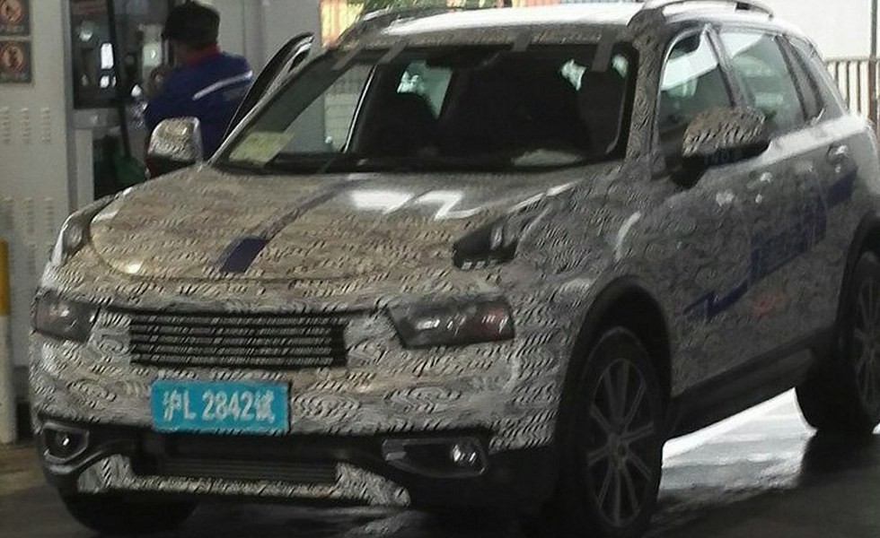 Первый кроссовер Lynk&Co снова попал в объективы камер - «Lynk&Co»