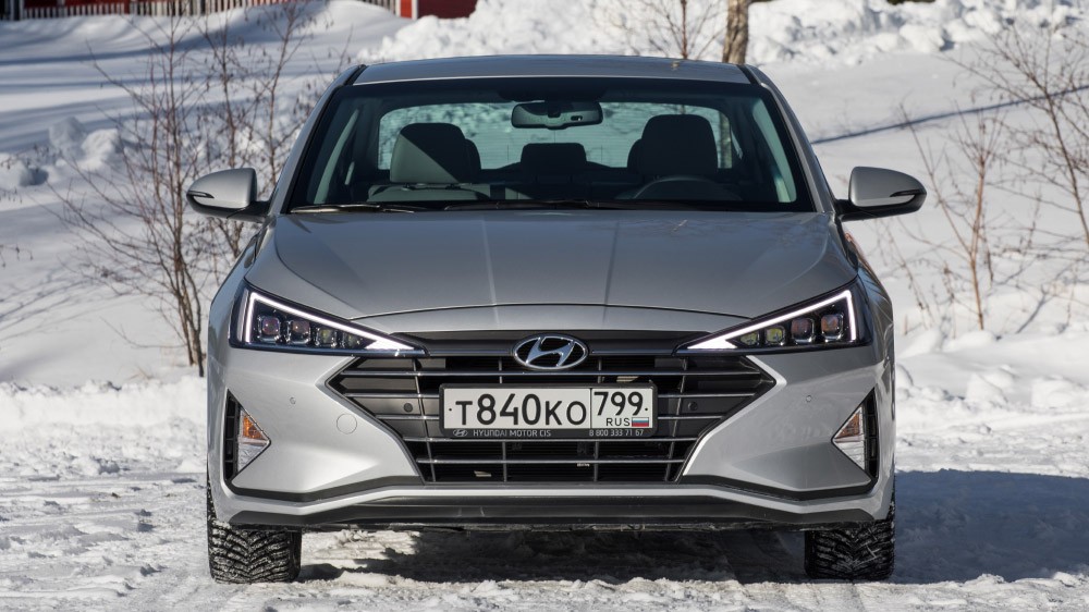 Выход – по стрелке: первый тест-драйв обновлённой Hyundai Elantra - «Тест-драйв»