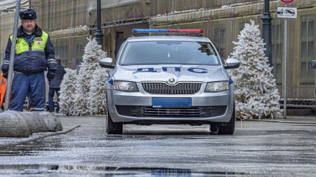ГИБДД Москвы призывает водителей быть осторожными на дорогах - «ГИБДД»