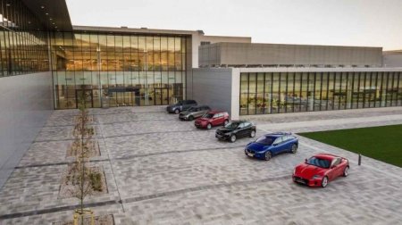 Jaguar Land Rover приостановил производство на заводах в Великобритании - «Автоновости»