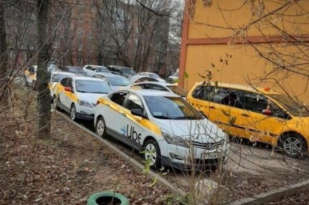 Каршеринг и такси захватывают парковки во дворах – как с этим бороться? - «Автоновости»