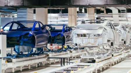 Компания Tesla сообщила о новом рекорде производства на заводе Gigafactory 3 в Шанхае - «Автоновости»