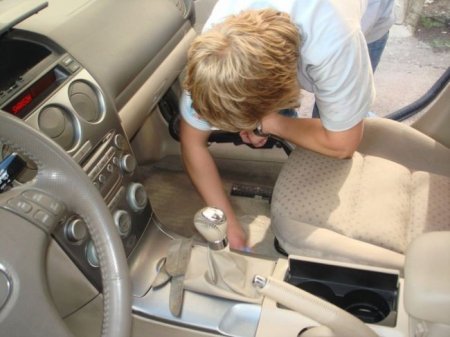 На какие проблемы указывает запах гари в автомобиле - «Автоновости»