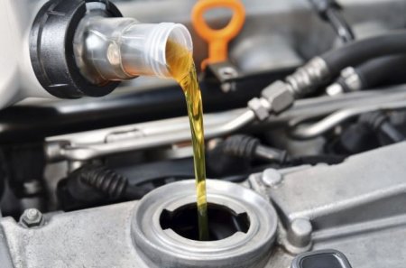 Почему масло в двигателе надо менять раньше, чем требует производитель - «Автоновости»