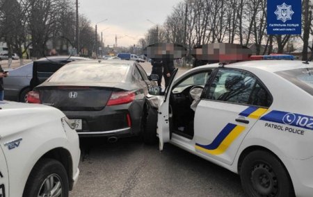 Под Киевом четыре копа пострадали при задержании водителя - «ДТП»