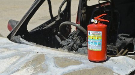 Специалисты МЧС рассказали, как выбрать огнетушитель для автомобиля - «Автоновости»