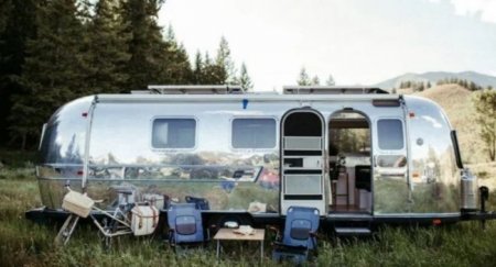 Старый трейлер Airstream 1971 года стал современным автономным домом на колесах - «Автоновости»