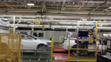 Toyota останавливает производство во Франции - «Автоновости»