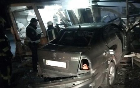 В Днепропетровской области авто въехало в магазин, есть пострадавшие - «ДТП»