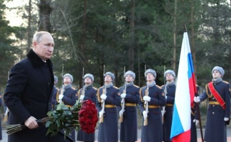 Владимир Путин одобрил наклейки на машинах к Дню Победы - «Автоновости»