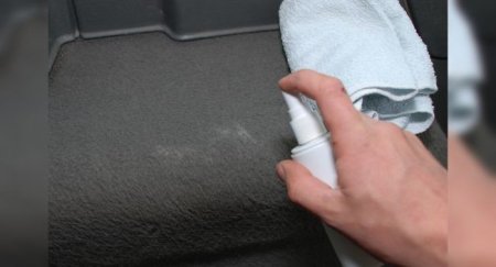 Как вернуть автомобильным коврикам черный цвет? - «Автоновости»