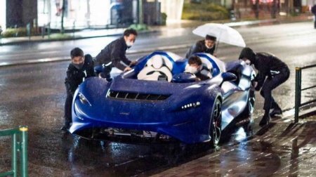 Каково приходится водителю спидстера McLaren Elva под дождем - «Автоновости»