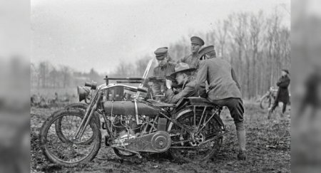 Мотоциклы на войне: Микро скутеры, минометчики и гусеницы - «Автоновости»