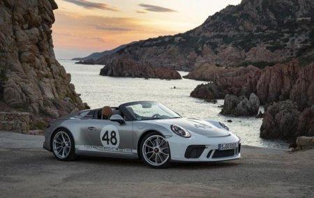 Покупателю Porsche 911 за полмиллиона долларов подарили часы и книгу - «Автоновости»