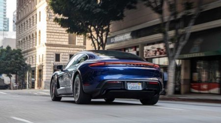 Porsche не считает себя конкурентом Tesla - «Автоновости»