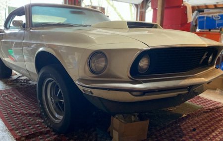 Редкий Ford Mustang нашли в гараже спустя 39 лет - «Автоновости»