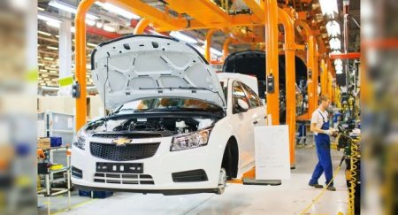 Российскому автопрому придется сократить половину работников - «Автоновости»