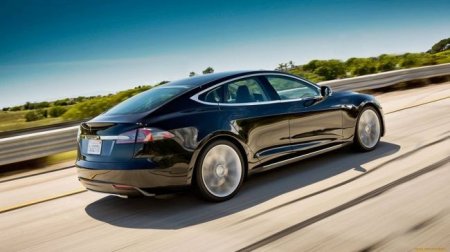 Tesla Model S и Porsche Taycan сошлись в заезде на 1/4 мили - «Автоновости»