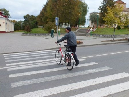Велосипедистам иногда придется носить шлем - «Автоновости»