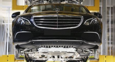 Завод Mercedes-Benz возобновил производство в России - «Автоновости»