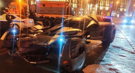 Инопланетянин на пассажирском сиденье, «Бэтмобиль» в центре Москвы. Самые странные случаи глазами сотрудников ГИБДД - «Автоновости»