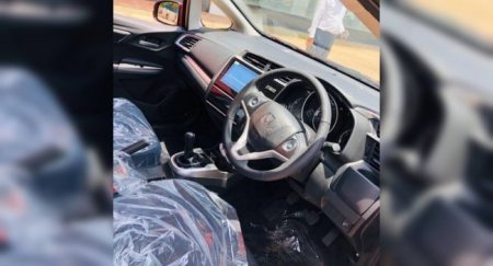 Интерьер обновленного Honda WR-V показали на снимках до начала поставок в салоны - «Автоновости»