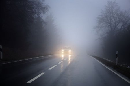 Как следует двигаться по трассе в условиях плохой видимости - «Автоновости»