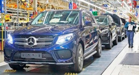Mercedes приостанавливает производство из-за нехватки запчастей - «Автоновости»